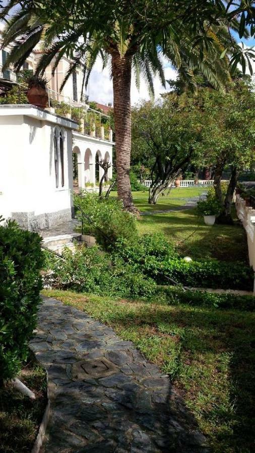 Lorenzo Apartment Levanto Bagian luar foto