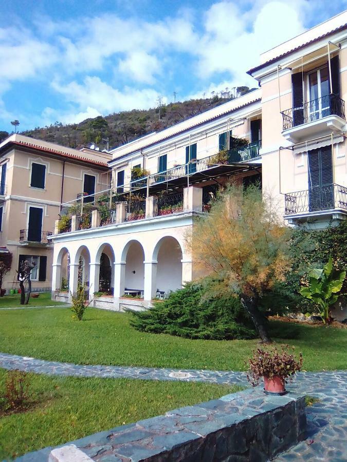 Lorenzo Apartment Levanto Bagian luar foto