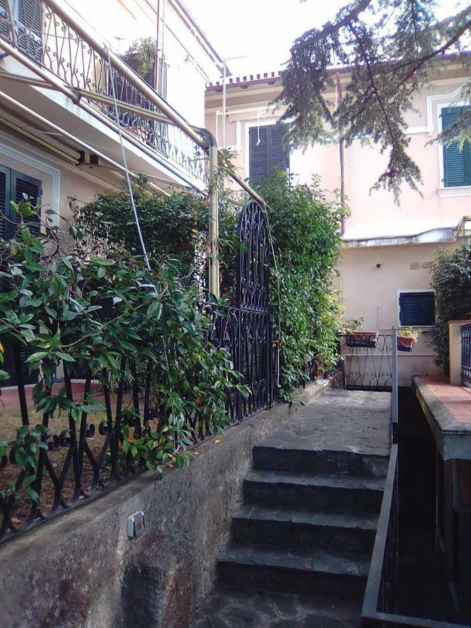 Lorenzo Apartment Levanto Bagian luar foto